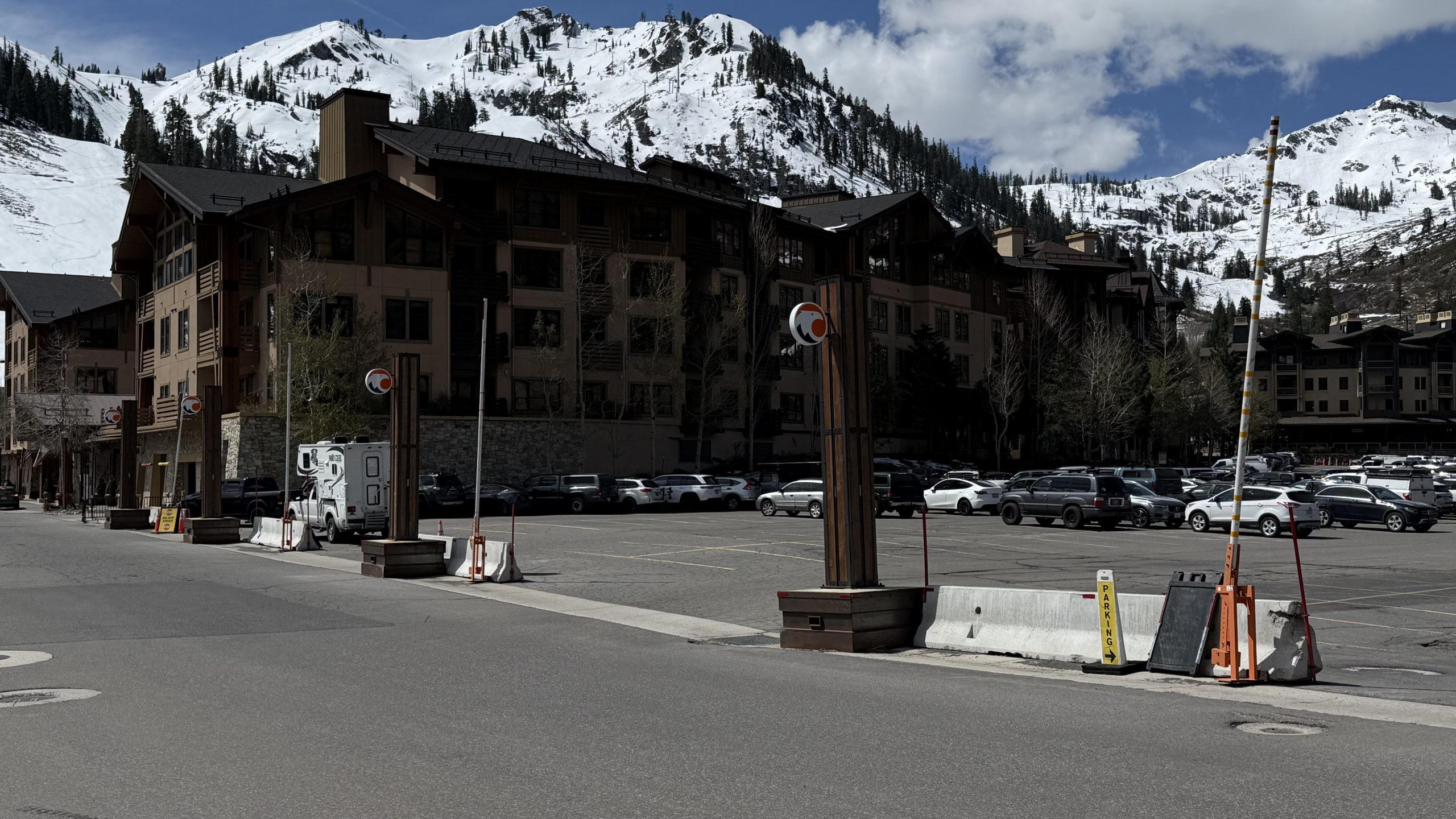 MB832 manual boom gates controlling entrance to Squaw Valley Ski Resort 
